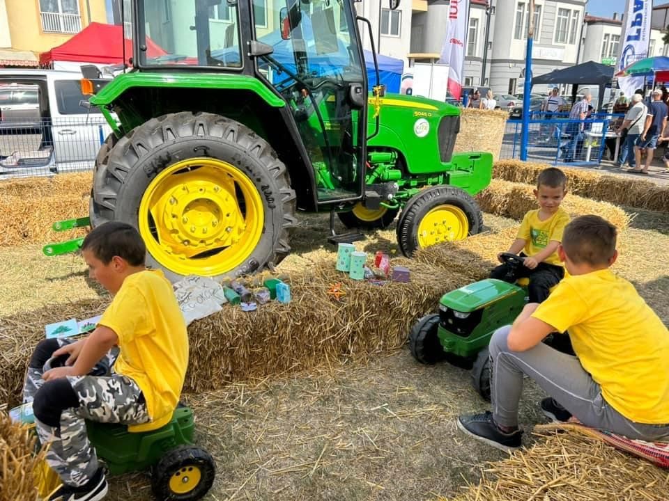 Дјеца Дневног центра за дјецу у ризику својим присуством употпунила Међународни сајам пољопривреде „Интерагро 2023“